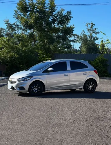 Chevrolet Onix JOY HATCH 1.0 8V FLEX MEC. 4P 2020