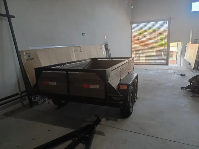 Carretinha 2 eixos em excelente estado