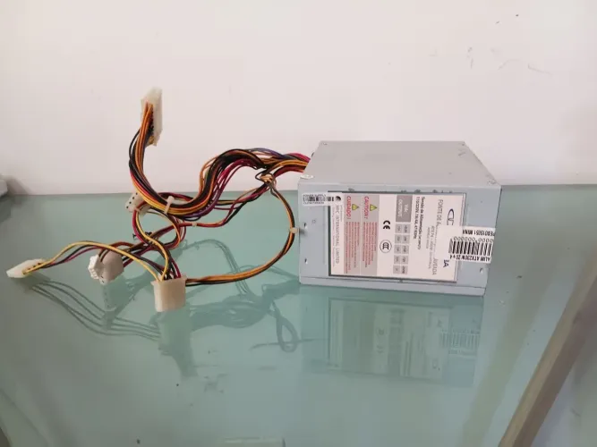 Fonte ATX Cpu 230W Perfeito funcionamento
