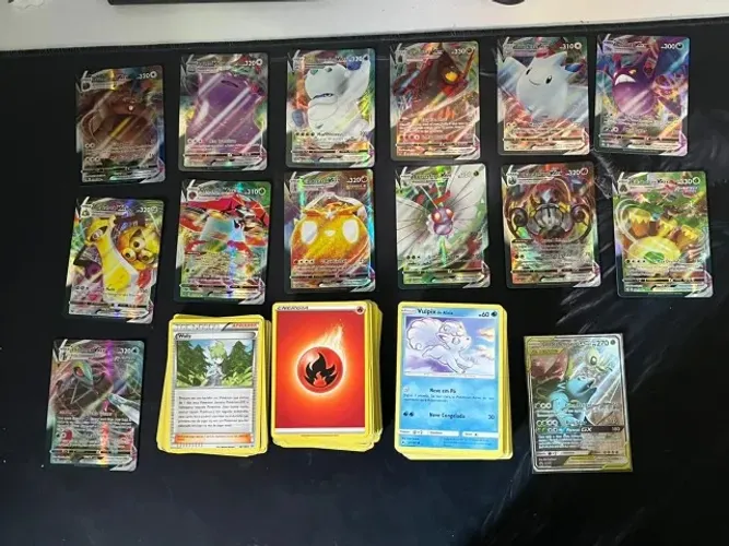coleção de cartas Pokémon em ótimo estado de conservação, para contato *