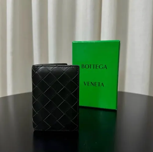 CARTEIRA BOTTEGA PRETA