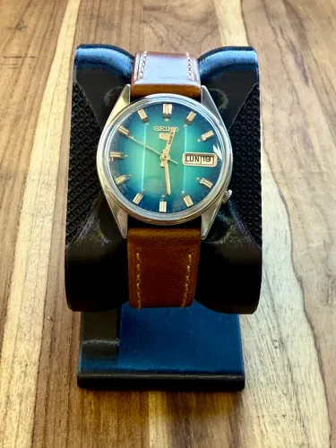 Relógio Seiko 5 Sunburst Dial - 1982 - 7009-876A