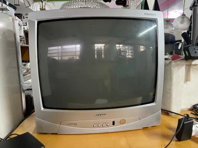 Tv de Tubo Semp Lumina Line Quadra 20 Polegadas