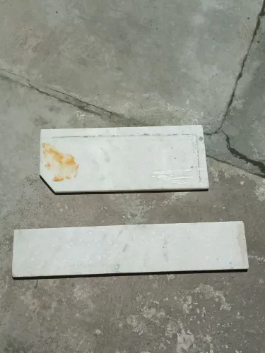 Vendo essas duas pedra de mármore branco
