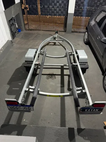 Carretinha pra jetski impecável, único dono