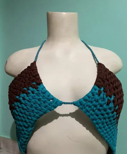 Top artesanal em Macramé