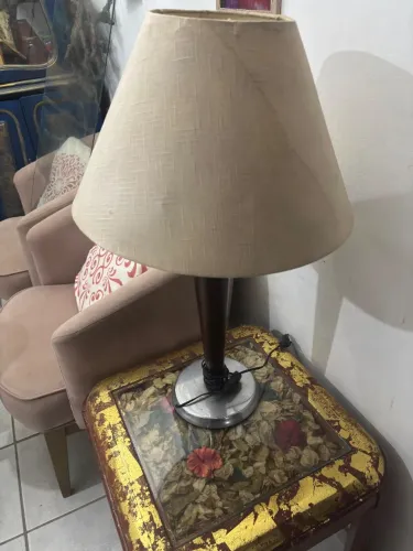 2 abajus clássicos 70 cm altura 