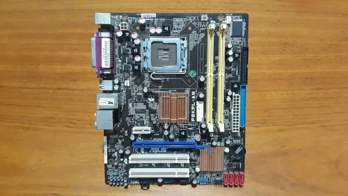 [DEFEITO] 2 Placas-mãe LGA775