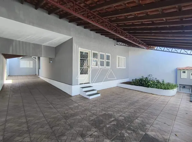 Casa à venda, 3 quartos, 2 suítes, 4 vagas, Vila Maria - Marília/SP