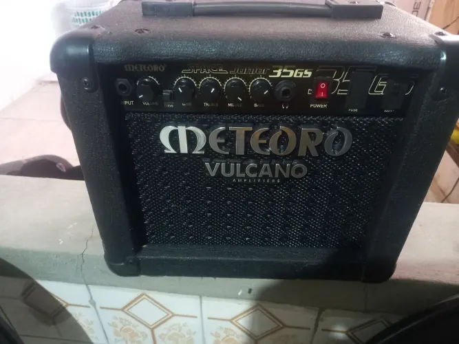 Cubo para guitarra Meteoro Volcano