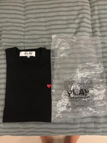 Blusa CDG (Comme Des Garçons Play) no precinho para sair agora!!!