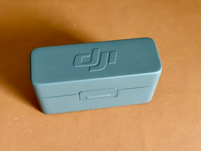 Dji Mic 2 (2 Tx + 1 Rx + estojo de carregamento) Cor preta