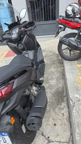 XMAX 300 CONNECTED 2026