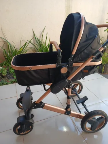 CARRINHO DE BEBÊ  EUROPEU LUXO IMPECÁVEL 