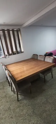 Mesa com 6 cadeiras