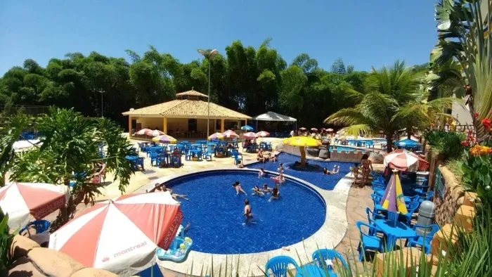 NÃO É COTA! Resort com acesso a 18 piscinas aquecidas,3 Toboágua,restaurante,quadras, e mu