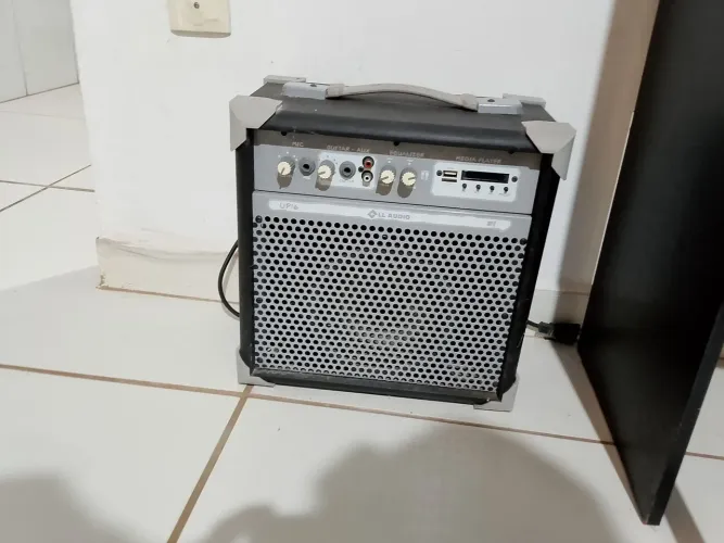 Caixa de som LL Áudio