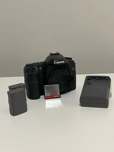 Cânon 50D + 2 Baterias + CF 8GB