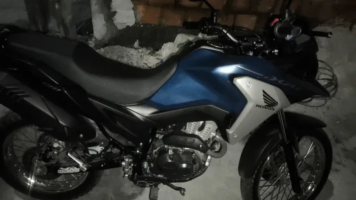 Moto zero com apenas 6 meses de uso muito Nova 