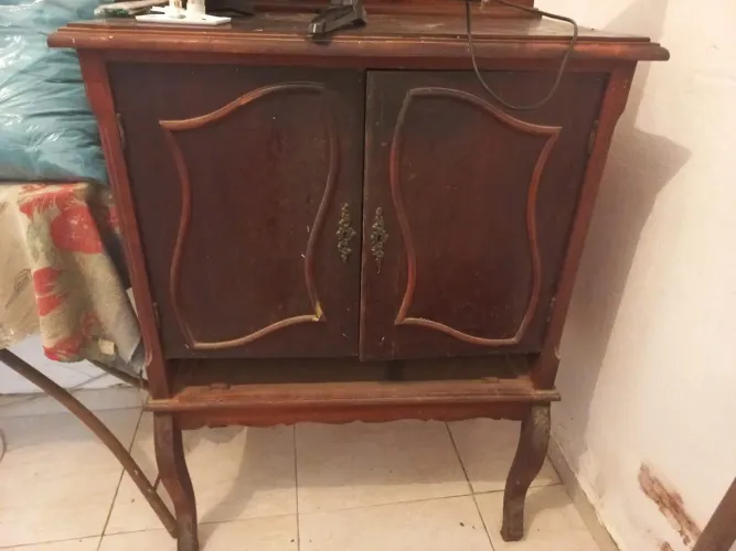 Vendo móvel antigo. 
