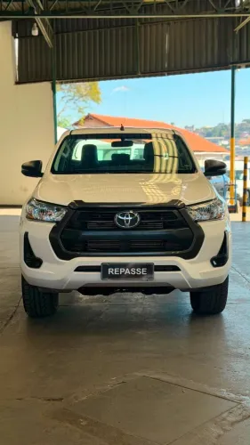 Toyota Hilux CD 4X4 2.8 Diesel Mec. 2023