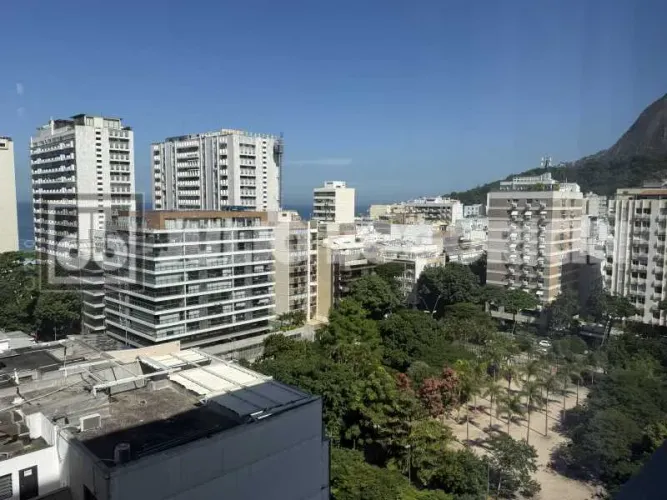 Apartamento : / Residencial / Leblon