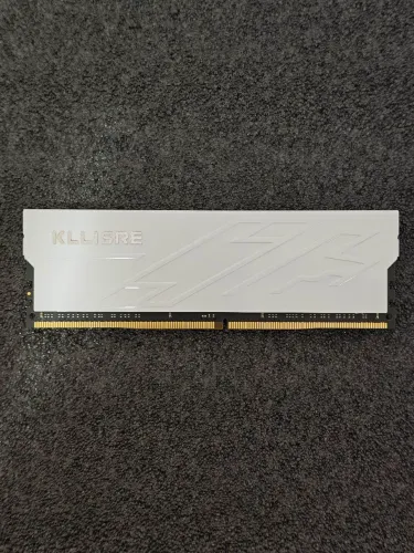 Memória RAM 16GB Kllisre DDR4 3200MHz CL22 Branca - Excelente Estado