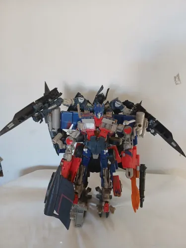 Bonecos transformers