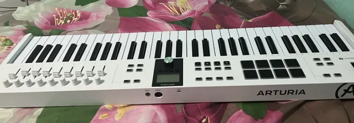 Controlador Arturia KeyLab Essential mk3 61 Branco