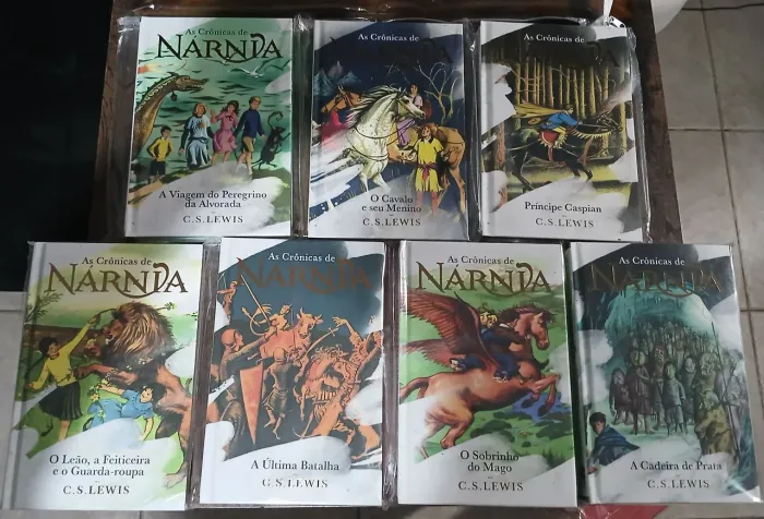 Coleção 7 Livros As Crônicas de Nárnia (C.S. Lewis, como novos)