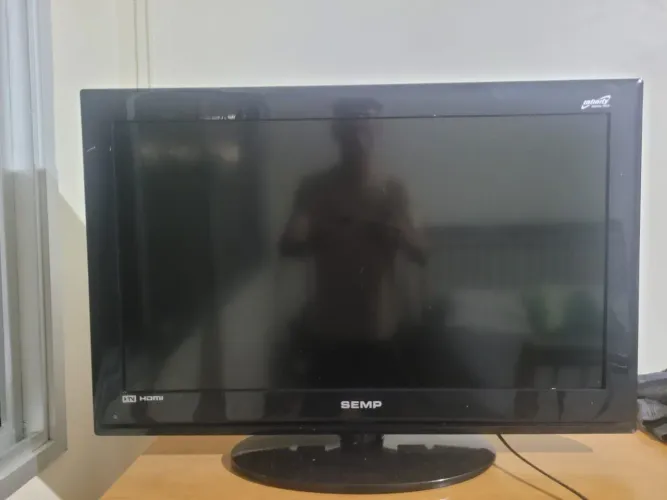 PS4+TV SEMP+2 CONTROLES+JOGOS DISCO<br><br>2500