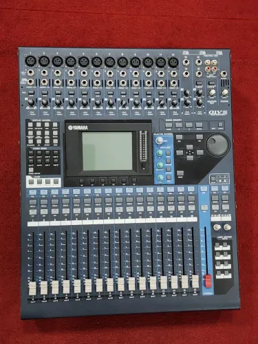 Mesa de som Yamaha 01v96