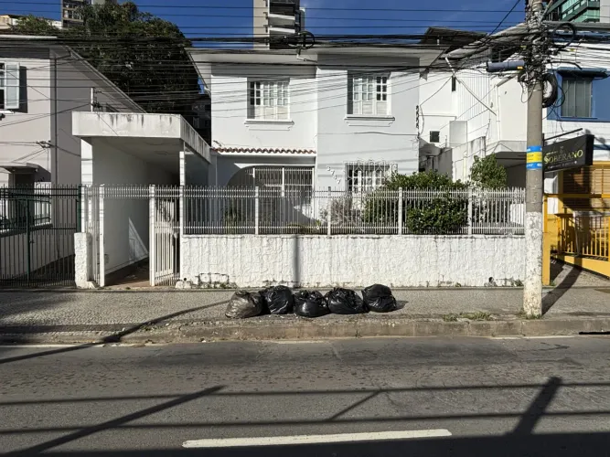 Casa em plena Avenida Barão do Rio Branco, no Bom Pastor para locação