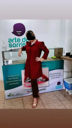 Balcão Expositor/Vitrine para Comércio - Ideal para Clínica, Loja ou Escritório