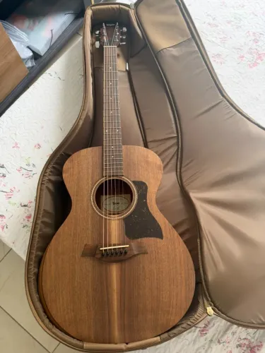 Violão Taylor Academy 22e eletroacústico aço, usado 2 vezes, com bag