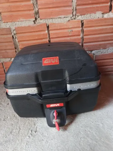 Baú para moto da Givi