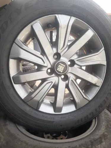 CALHA COM PNEUS ARO 15 FIAT ORIGINAL