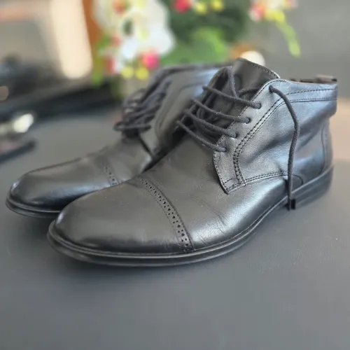 Bota CNS Preta Couro
