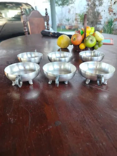 Lindo jogo vintage de cumbucas de sobremesa Erbele