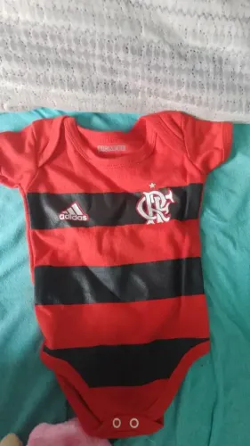 Roupas femininas de crianças