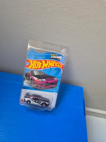 Hot Wheels Legends Tour Nissan Skyline Gt-r (r32)
