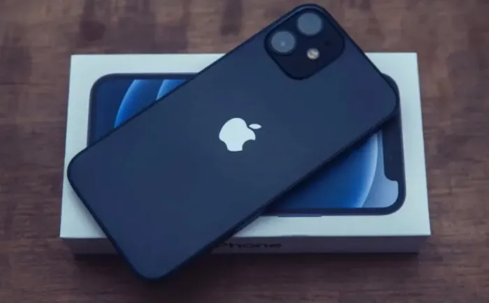 iPhone 12 azul