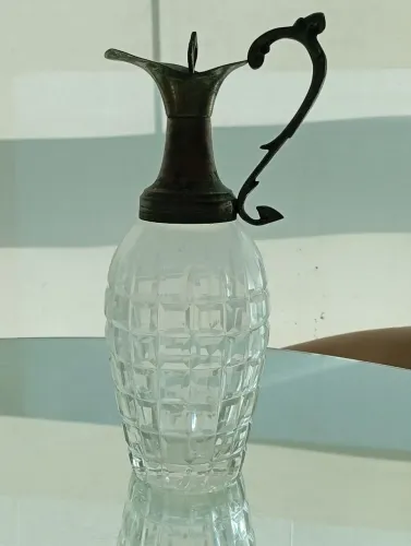 Garrafa antiga em cristal