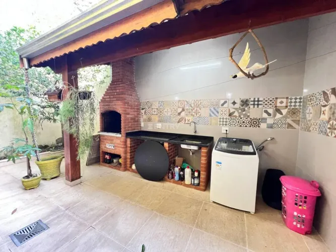 Casa 3 dormitórios em Jardim Marambaia II, Jundiaí: 219m² de área útil e 3 vagas