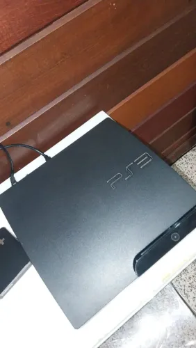 PLAYSTATION 3 SLIM EM ÓTIMO ESTADO
