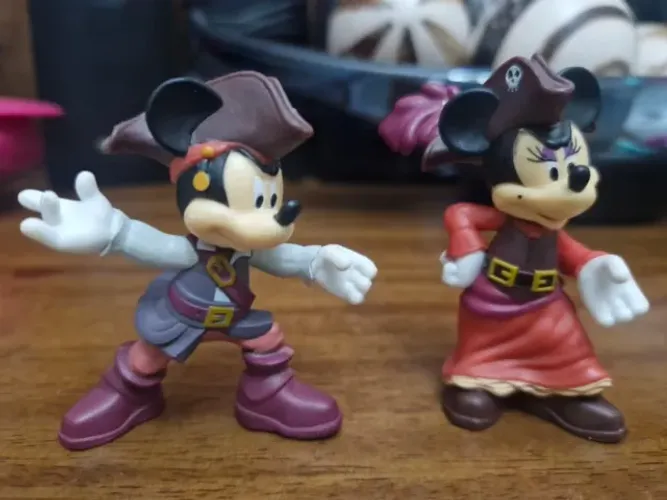 Miniaturas Mickey e Minnie Piratas do Caribe - original Disney