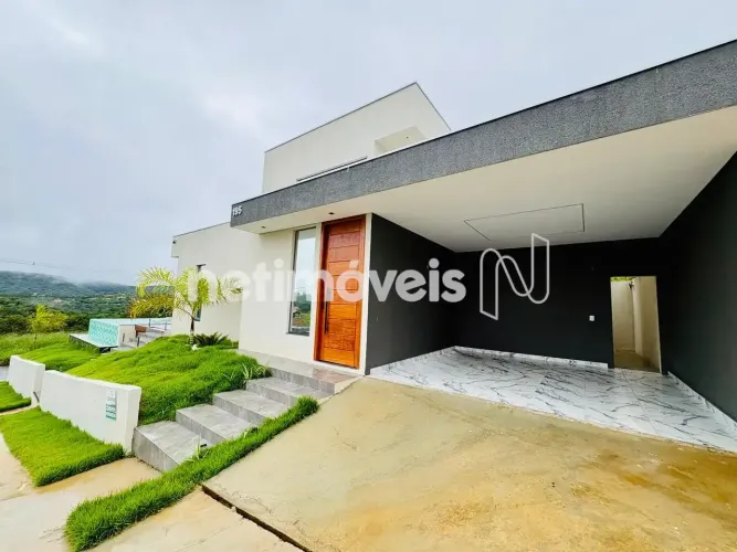 Linda Casa de Condomínio em Lagoa Santa com Piscina de Borda Infinita!