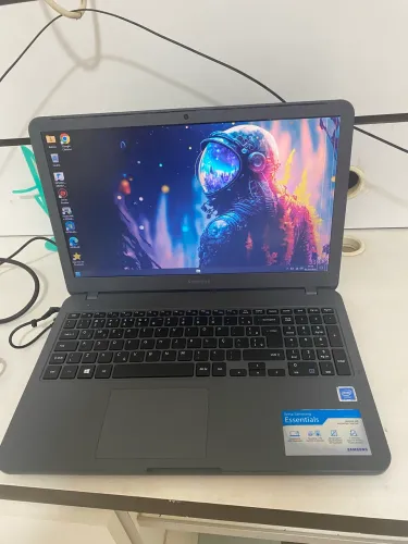 Notebook Samsung Essentials E20, 4GB DDR4, HD 500GB