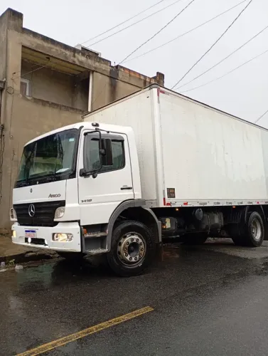CAMINHÃO TOCO BAU ATEGO 1418