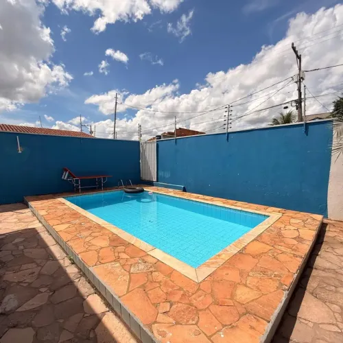 CASA COM PISCINA - 02 CASA NO MESMO TERRENO